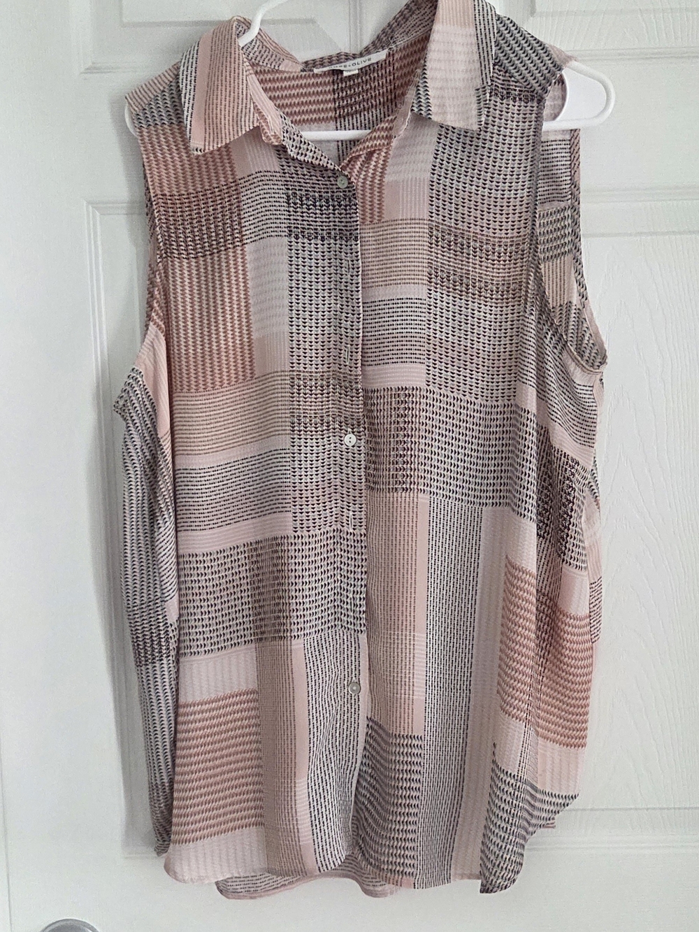 Rose & Olive Sleeveless Button-Front Blouse in Blush and Black Check